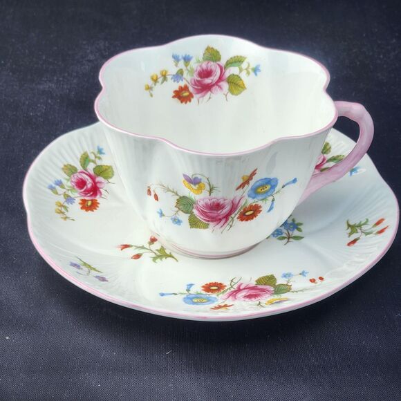 Rose & Red Daisy Pattern Tea Cup Dainty Shelley Bone China Spring Flowers June - Picture 1 of 8